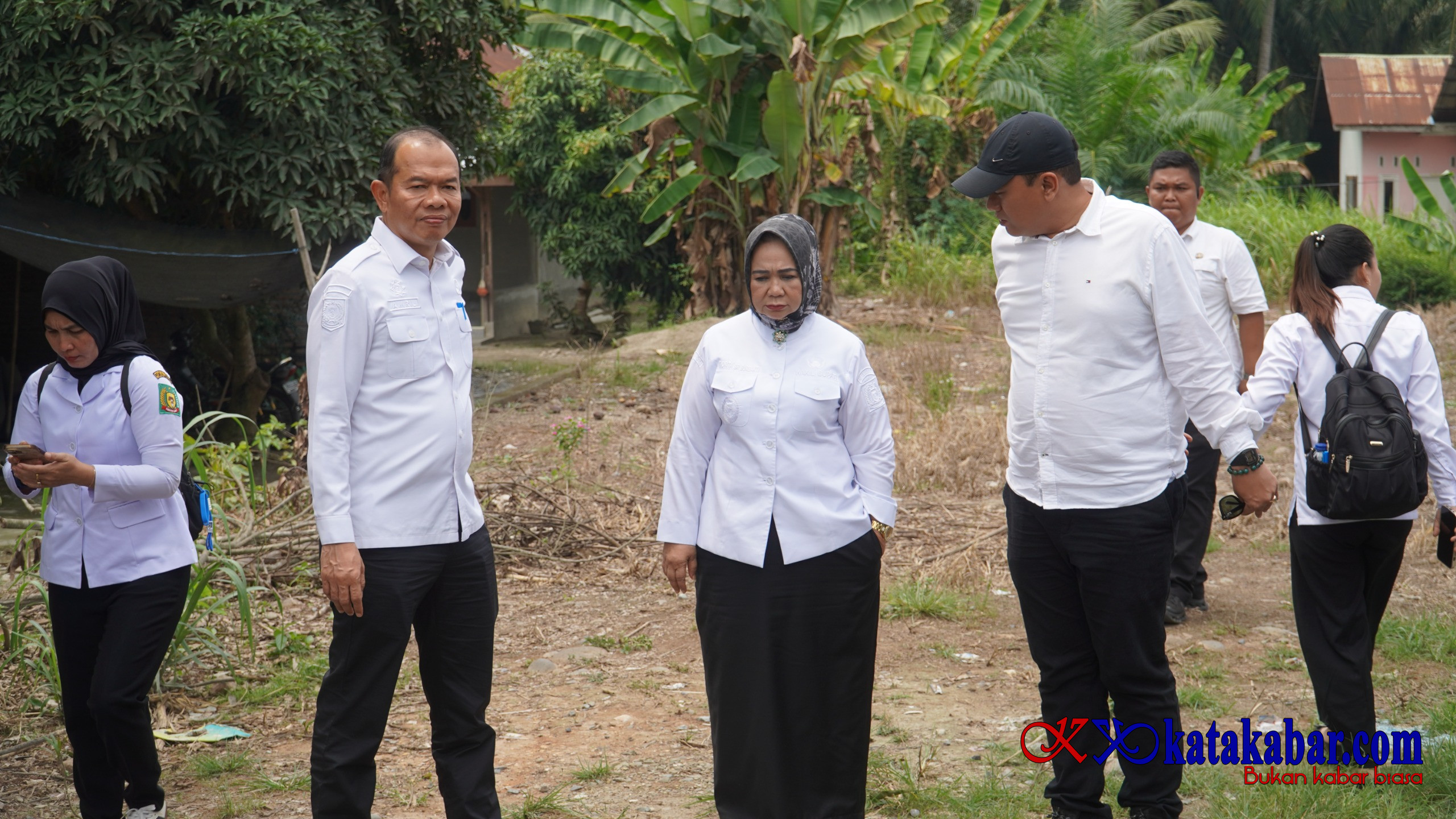 Jalan Kampung Nangka–Kepala Sungai Tahap I Rampung, Tiorita Tinjau Langsung Lokasi