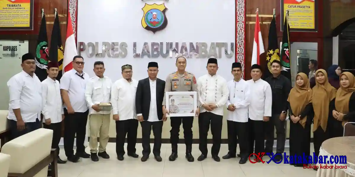 AA Umrah Berikan Hadiah Umrah Gratis kepada Kapolres Labuhanbatu, Ini Sosoknya