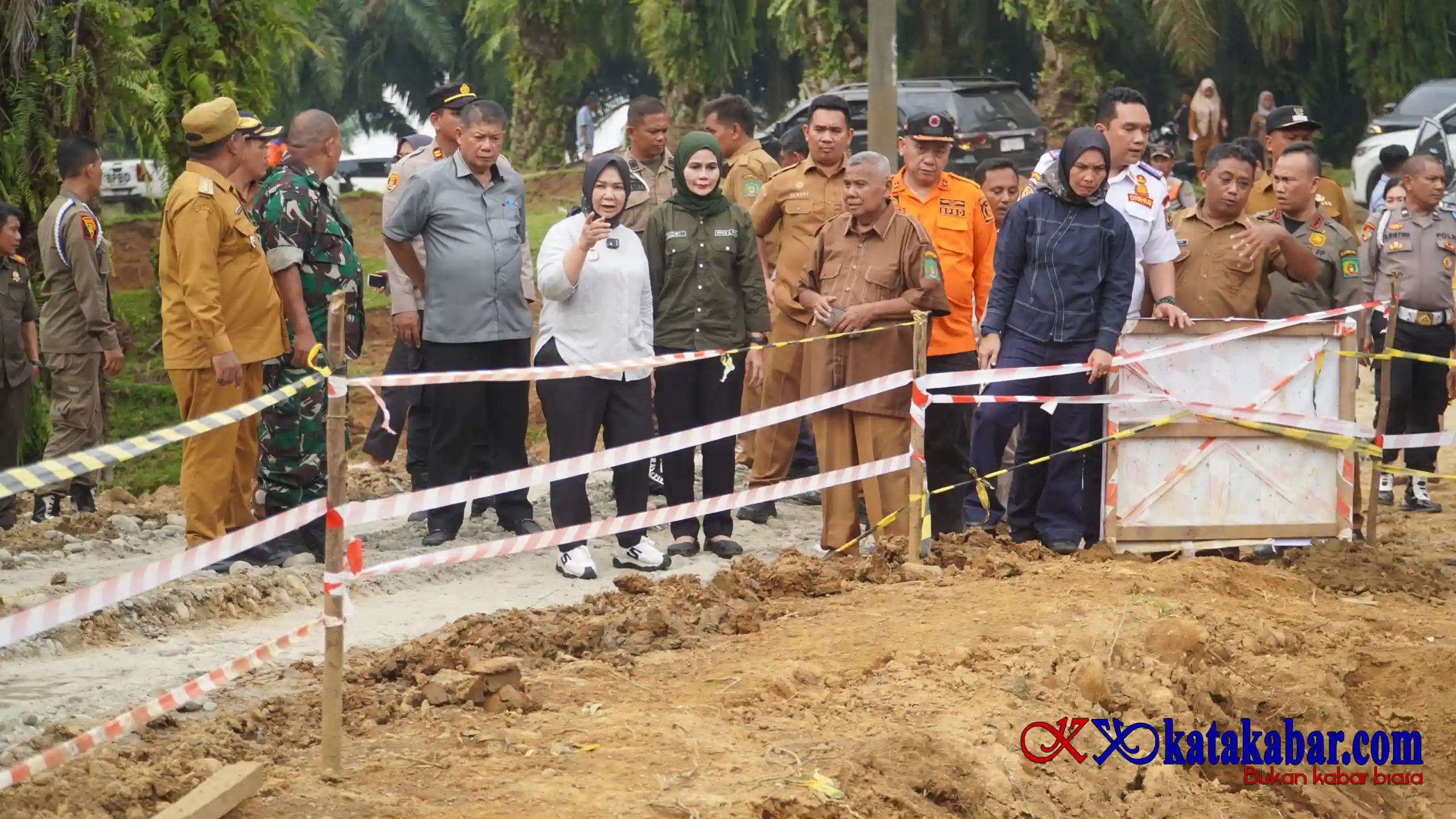Tiorita Tinjau Langsung Pemulihan Jalan Longsor di Salapian demi Kelancaran Warga