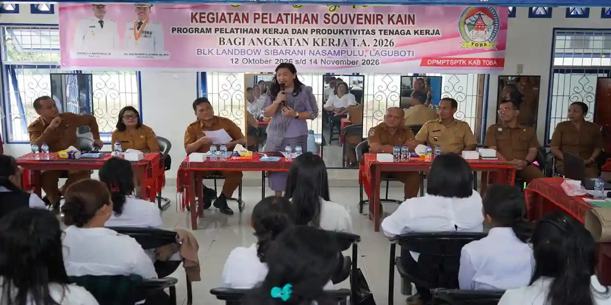 20 Warga Toba Dilatih, Kreasikan Kain Ulos Jadi Suvenir