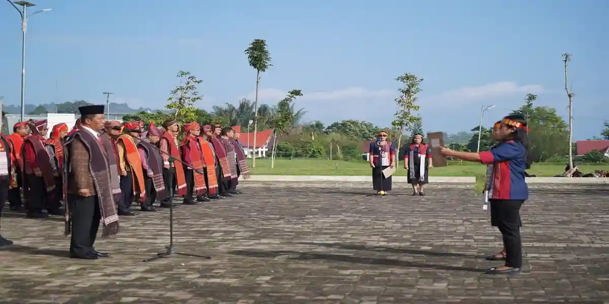 Ulos Bukan Sekadar Kain, Pemkab Toba Bidik Peluang Ekonomi dari Warisan Leluhur