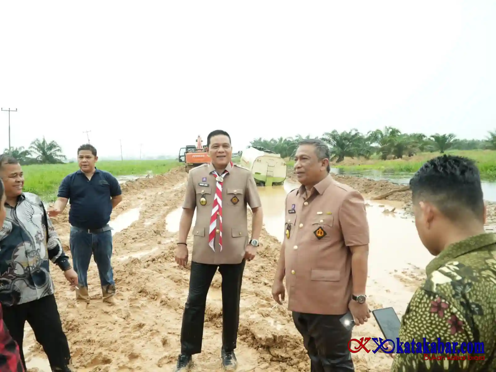 Lihat Jalan Bonai Darussalam Rusak Parah, Bupati Rohul: Saat Ini Proses Lelang di Provinsi