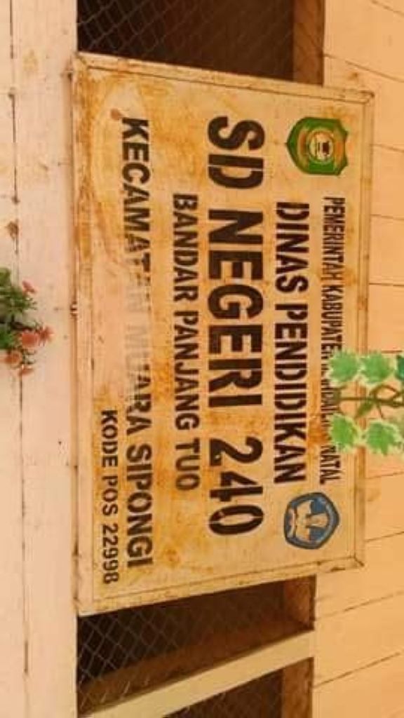 Alamak.., SDN 240 Muarasipongi Bak "Kandang Kambing"