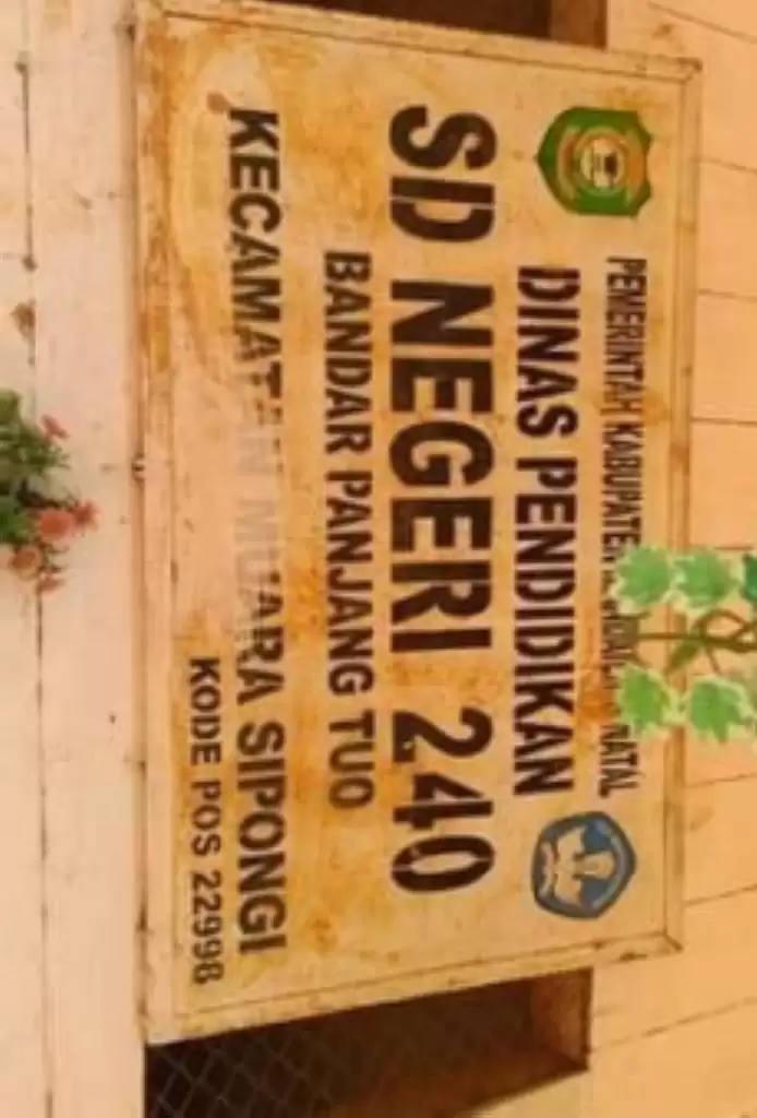 Alamak.., SDN 240 Muarasipongi Bak "Kandang Kambing"