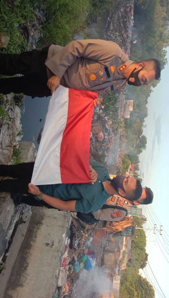 Kisah Pemuda Meranti 'Selamatkan' Bendera Merah Putih Dari Pembuangan Sampah
