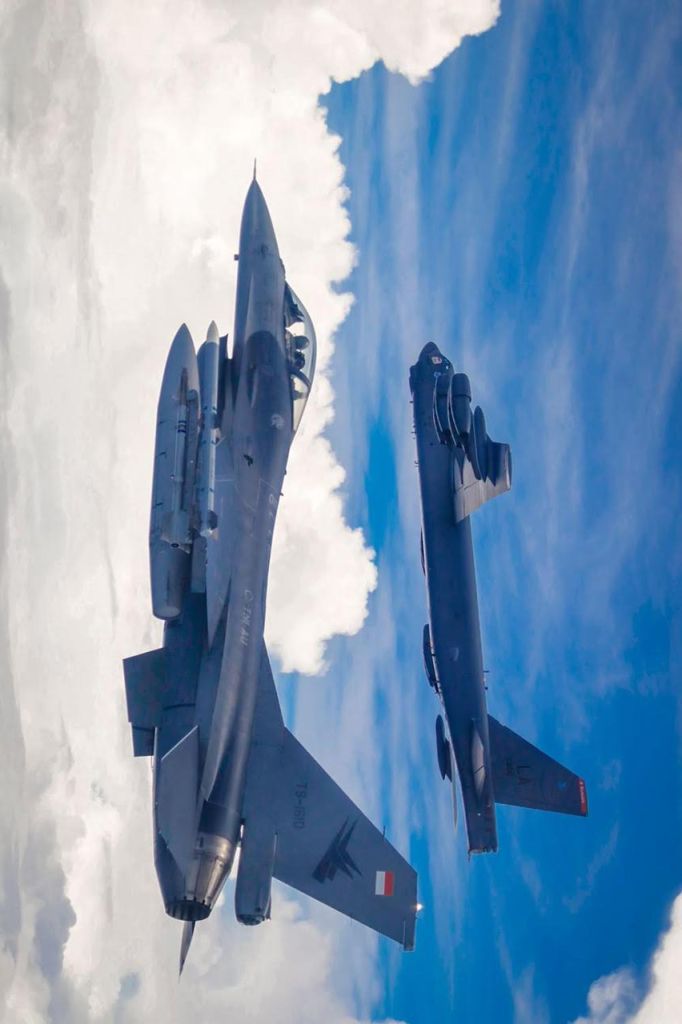 Di Atas Laut Sulawesi TNI AU dan US PACAF Gelar 'Bomber Exercise'