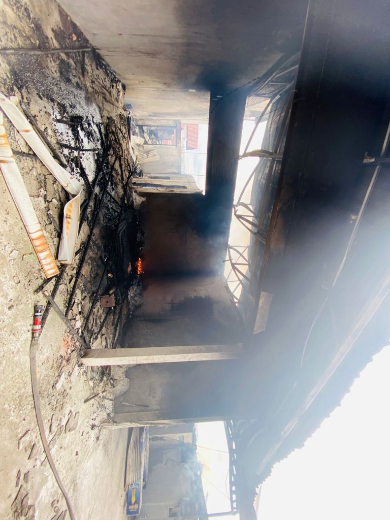 Api Lalap Rumah Sewa dan Rumah Bulatan di Duri Barat