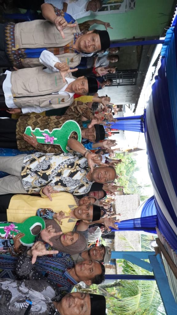 Serahkan Bantuan Bedah Rumah, Syah Afandin Bahagia Masyarakat Langkat Bisa Terbantu